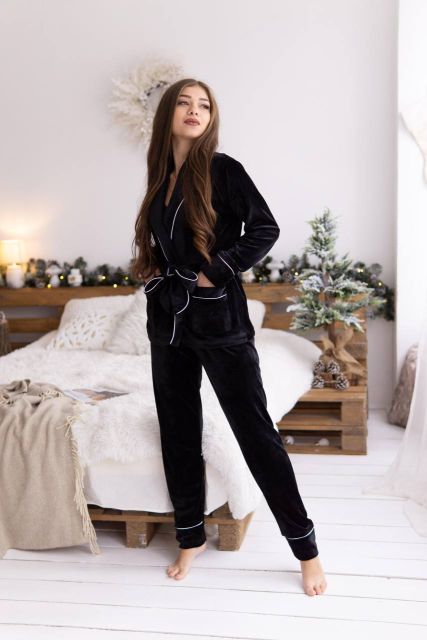 Жіночий домашній костюм велюровий (штани і кофта під пояс) 065-21 чорний