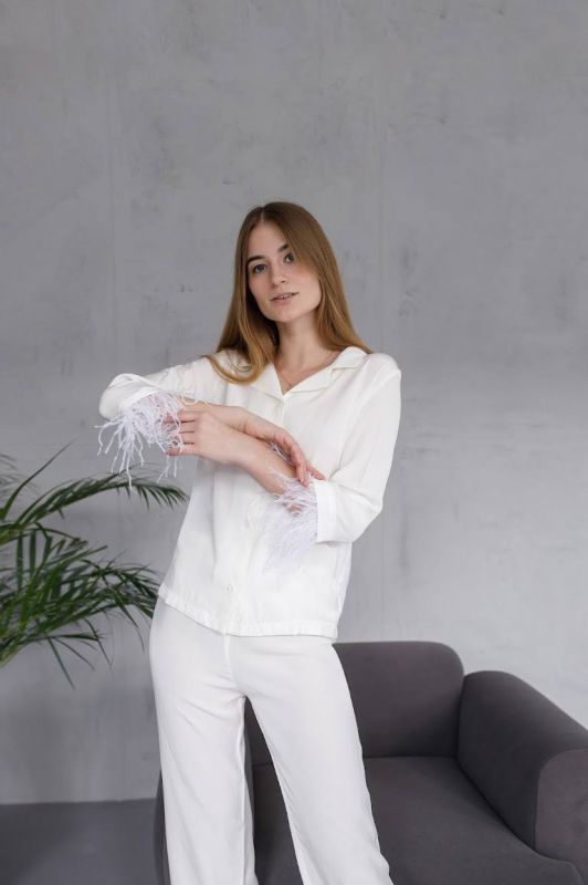 Піжама з пір'ям жіноча зі штапеля 119-23 молочна