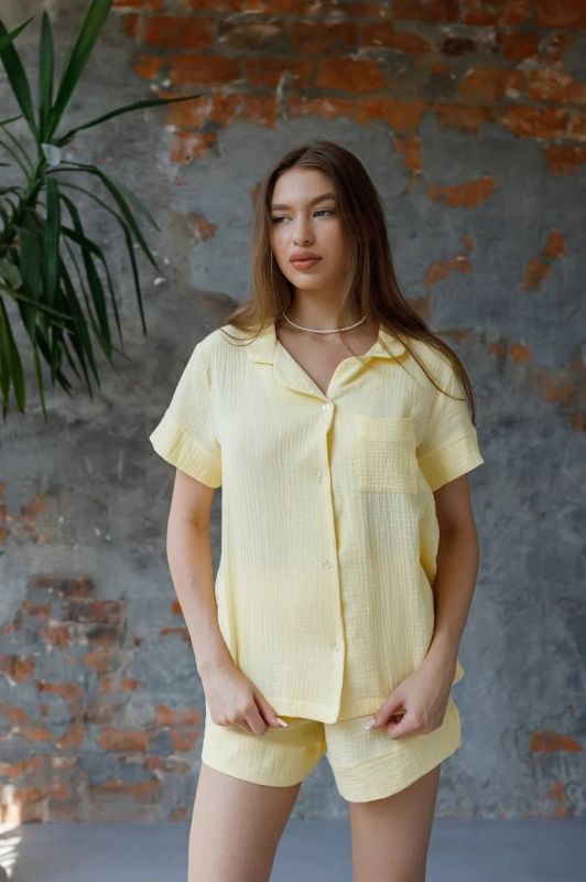 Піжама муслінова жіноча (сорочка з шортами) 102-23 жовта