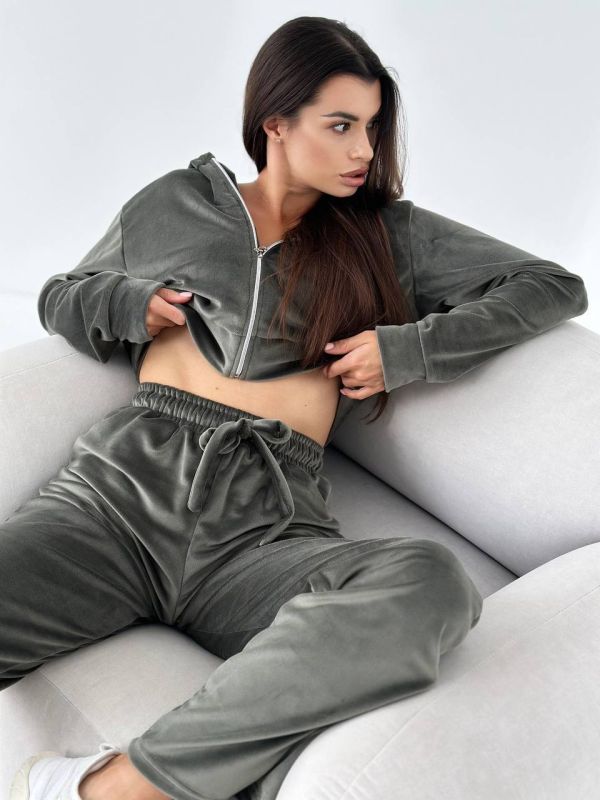 Велюровий жіночий костюм з укороченою кофтою 141-23 хакі