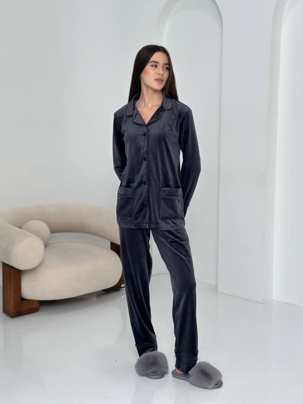 Велюрова піжама на ґудзиках жіноча 098-22 графіт чк