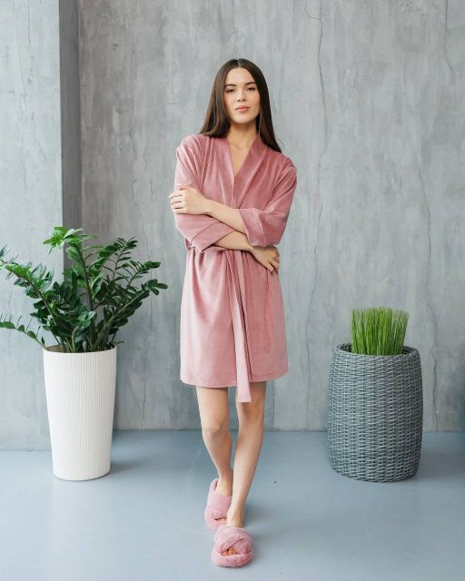 Велюровий халат жіночий з поясом 008-21  рожева пудра