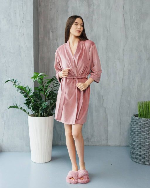 Велюровий халат жіночий з поясом 008-21  рожева пудра