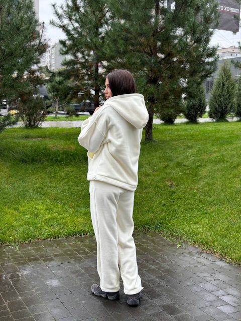 Теплий костюм TEDDY на замку з капюшоном 238-251 молочний