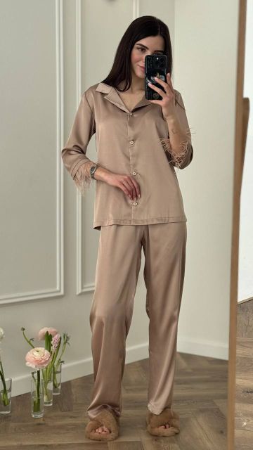 Піжама з пір'ям жіноча шовкова 118-23 беж