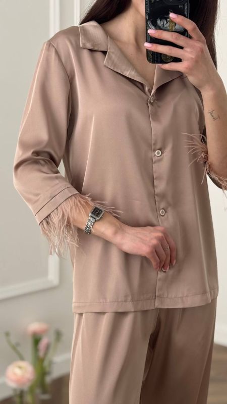 Піжама з пір'ям жіноча шовкова 118-23 беж