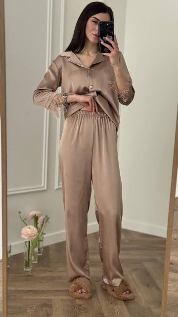 Піжама з пір'ям жіноча шовкова 118-23 беж
