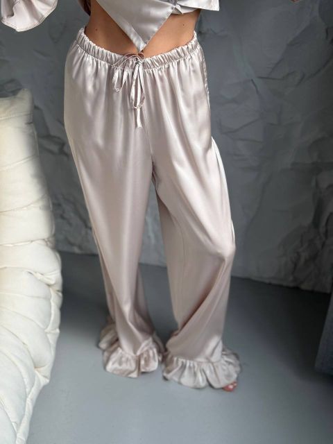 Жіночий костюм з рюшами 183-24 беж