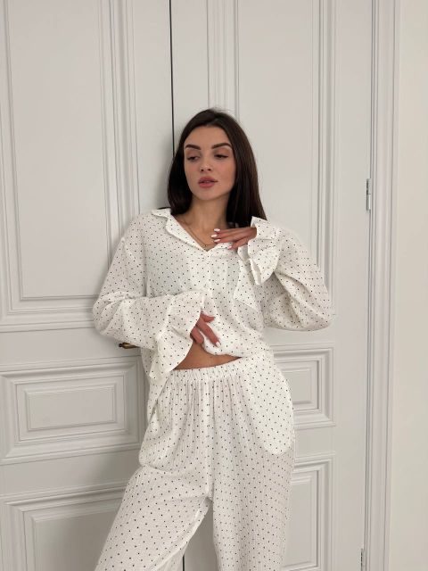 Муслінова жіноча піжама (сорочка та штани) з рюшами 185-24 в горох