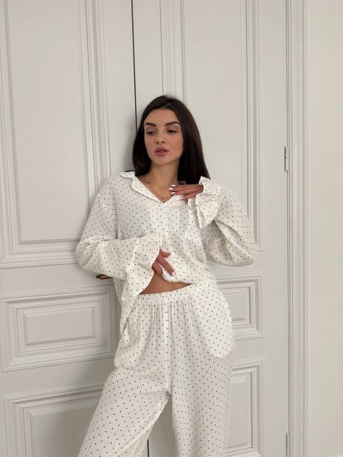 Муслінова жіноча піжама (сорочка та штани) з рюшами 185-24 в горох