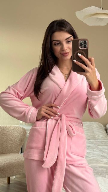 Жіночий домашній костюм велюровий (штани і кофта під пояс) 065-21 зефірний