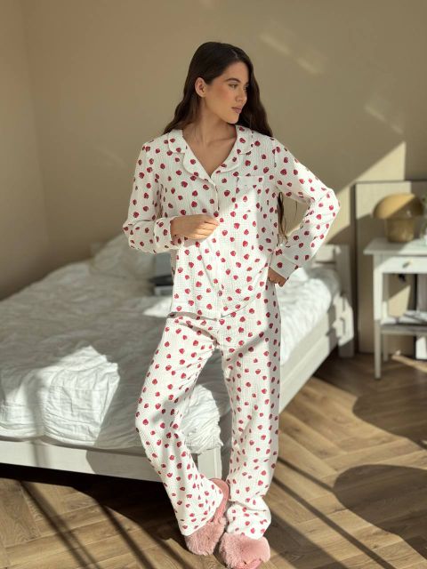 Жіночий піжамний комплект з мусліну 143-231 полуниця