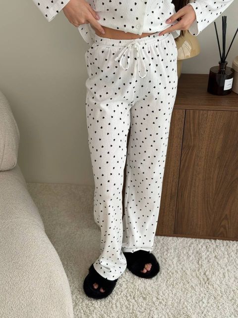 Трикотажна піжама (штани та кофтинка) 277-25 чорні сердечки